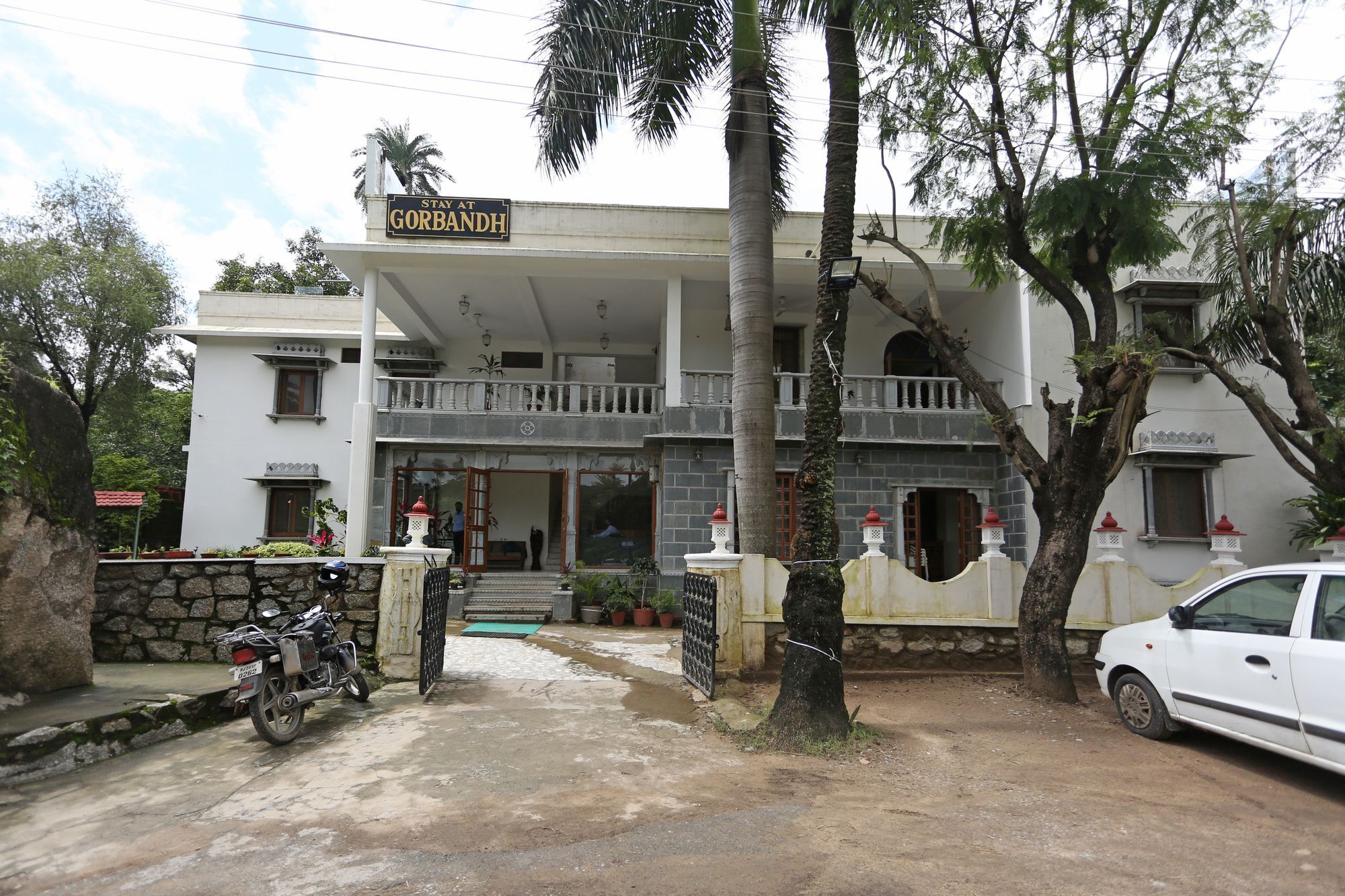 Oyo 6549 Hotel Gorbandh Ābu Exteriör bild